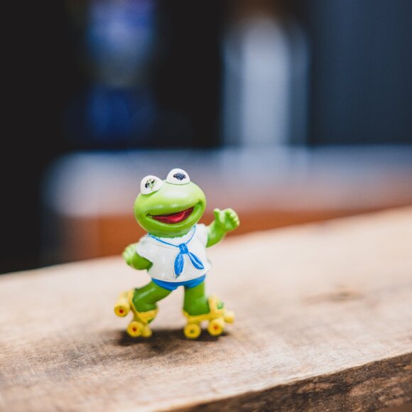 Gumby & Pokey Bendable Figures + 1986 McDonald’s Kermit the Frog on Rollerskates - Picture 6 of 6